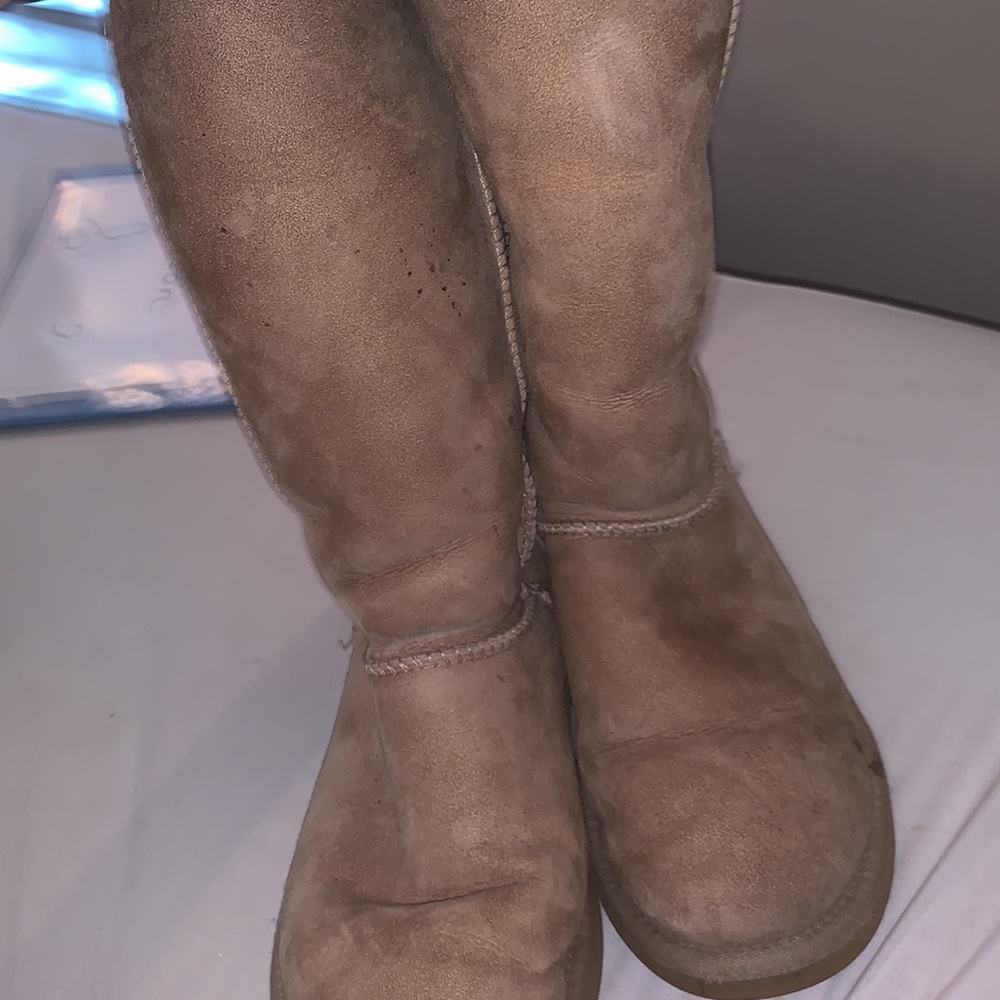 UGGS Australia Tall Women’s Boot Size 8